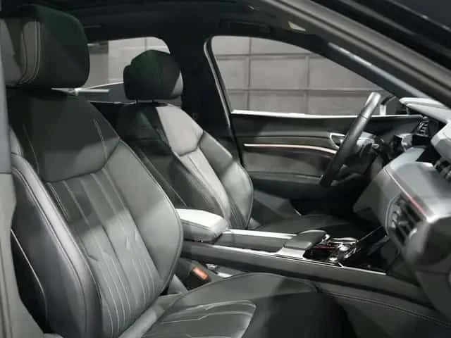 Audi E-Tron Technik| PANO| HUD| B&O| 360CAM| , снимка 11 - Автомобили и джипове - 53721757