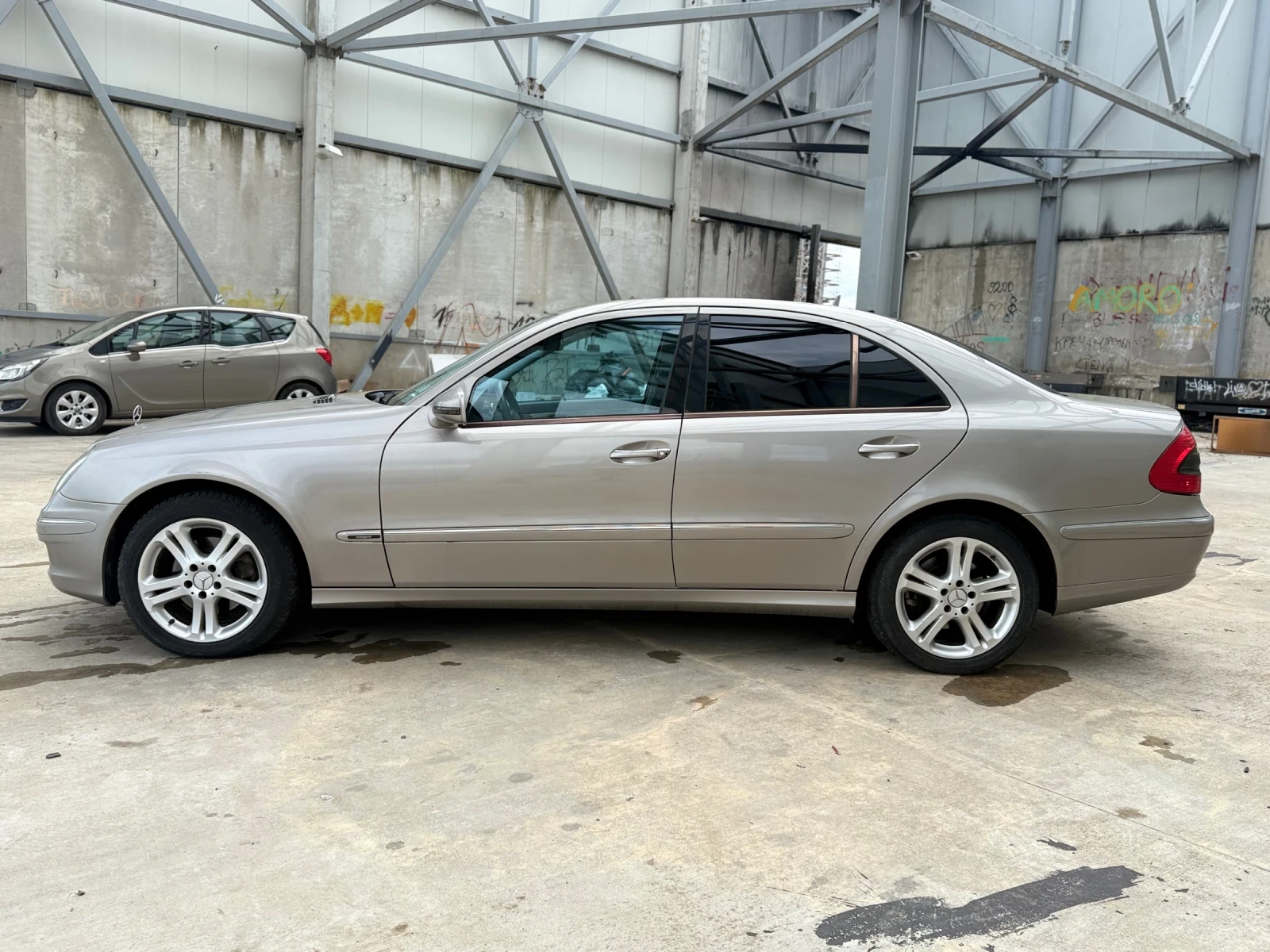 Mercedes-Benz E 320  - изображение 6