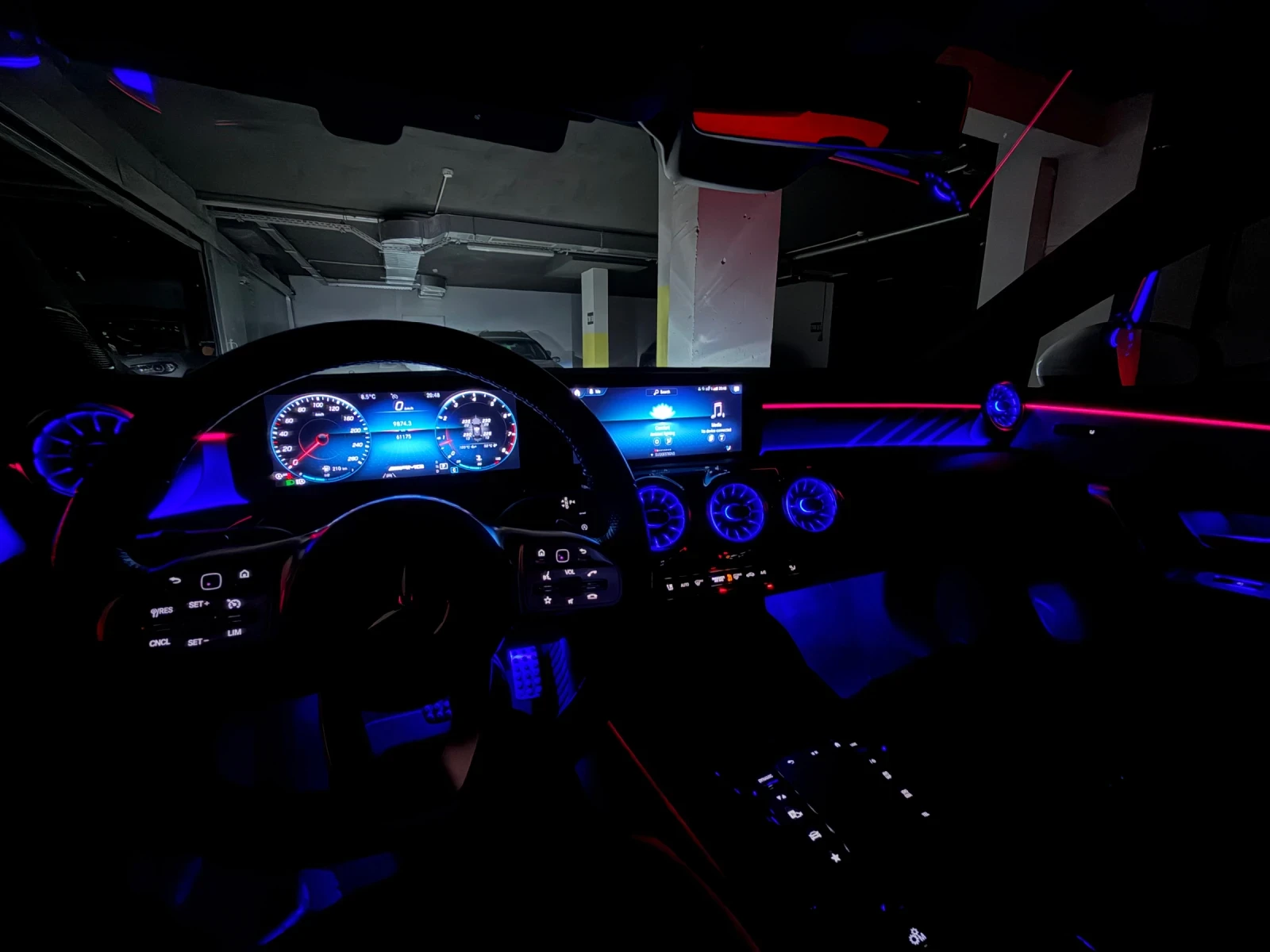 Mercedes-Benz CLA 350 AMG, снимка 16 - Автомобили и джипове - 53891533