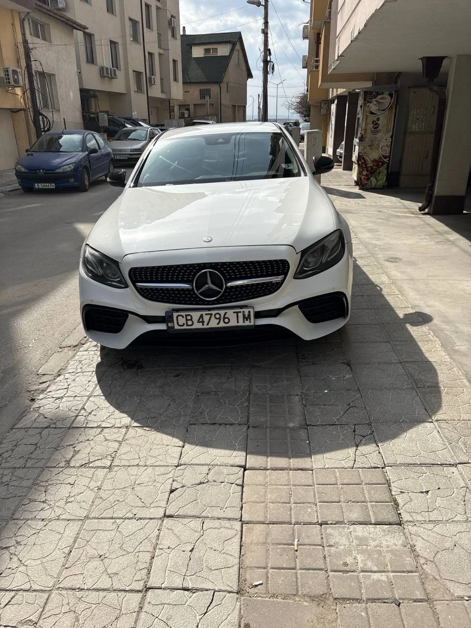 Mercedes-Benz E 220 AMG PACK MULTIBEAM LED, снимка 2 - Автомобили и джипове - 53898651