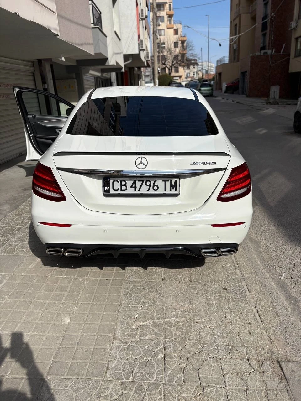 Mercedes-Benz E 220 AMG PACK MULTIBEAM LED, снимка 3 - Автомобили и джипове - 53898651