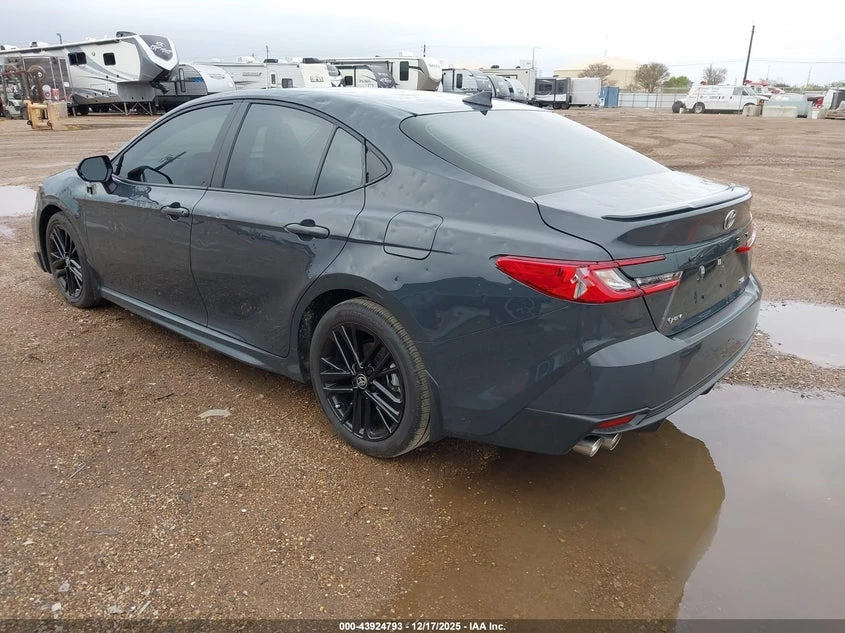 Toyota Camry 2.5l Se, снимка 3 - Автомобили и джипове - 54121595