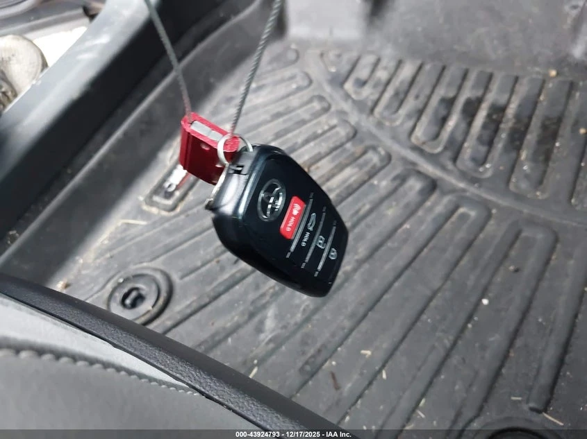 Toyota Camry 2.5l Se, снимка 11 - Автомобили и джипове - 54121595