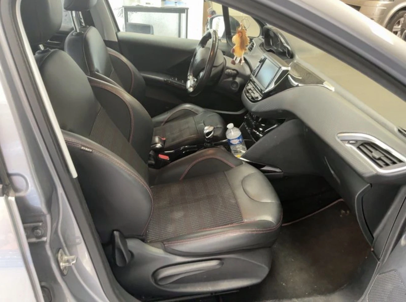 Peugeot 2008 GT Line | НАВИ | КАМЕРА | КОЖА | 2017 | ЕВРО 6 | , снимка 12 - Автомобили и джипове - 54138022