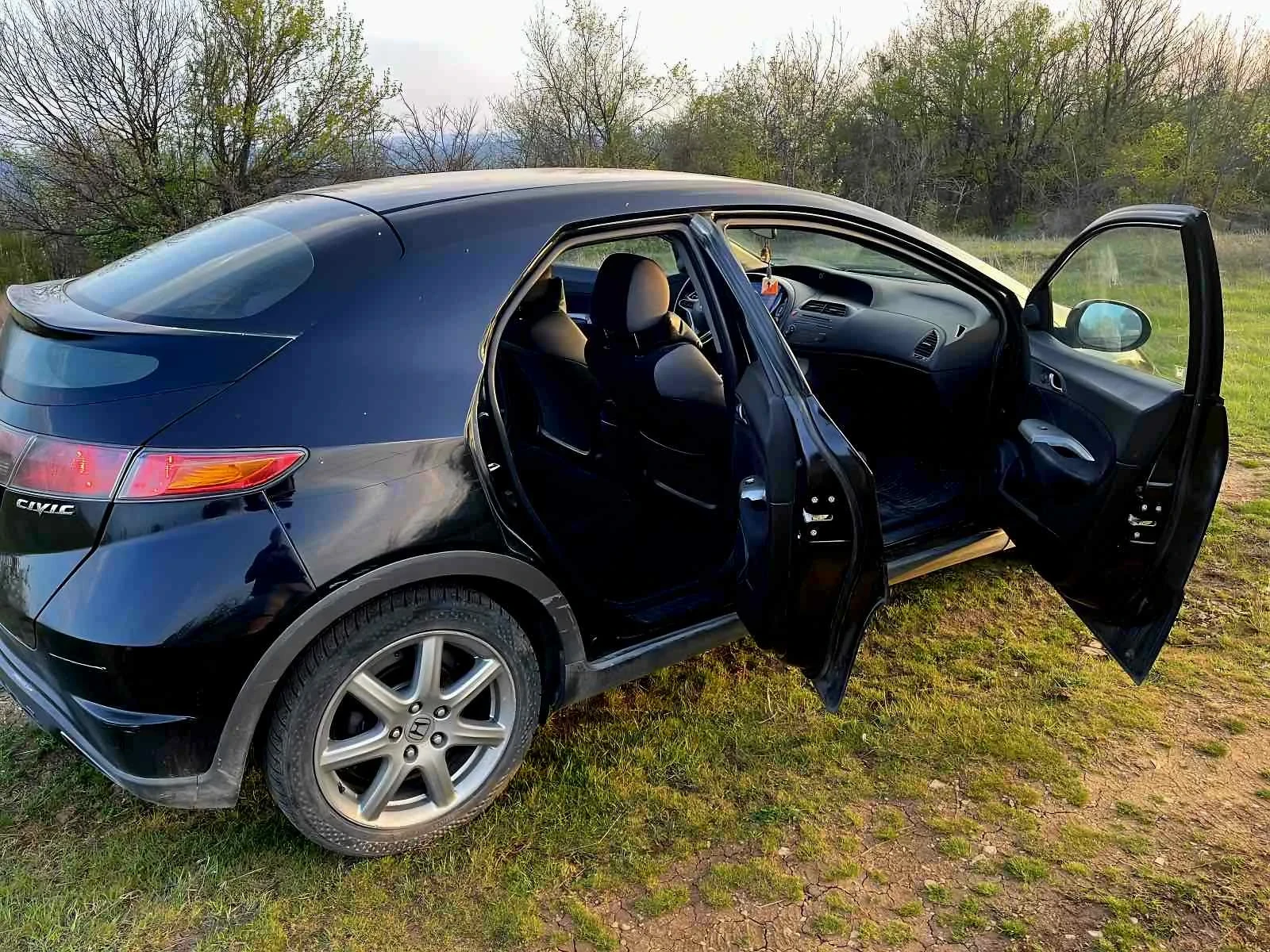Honda Civic 2.2i-CTDI, снимка 3 - Автомобили и джипове - 54448086