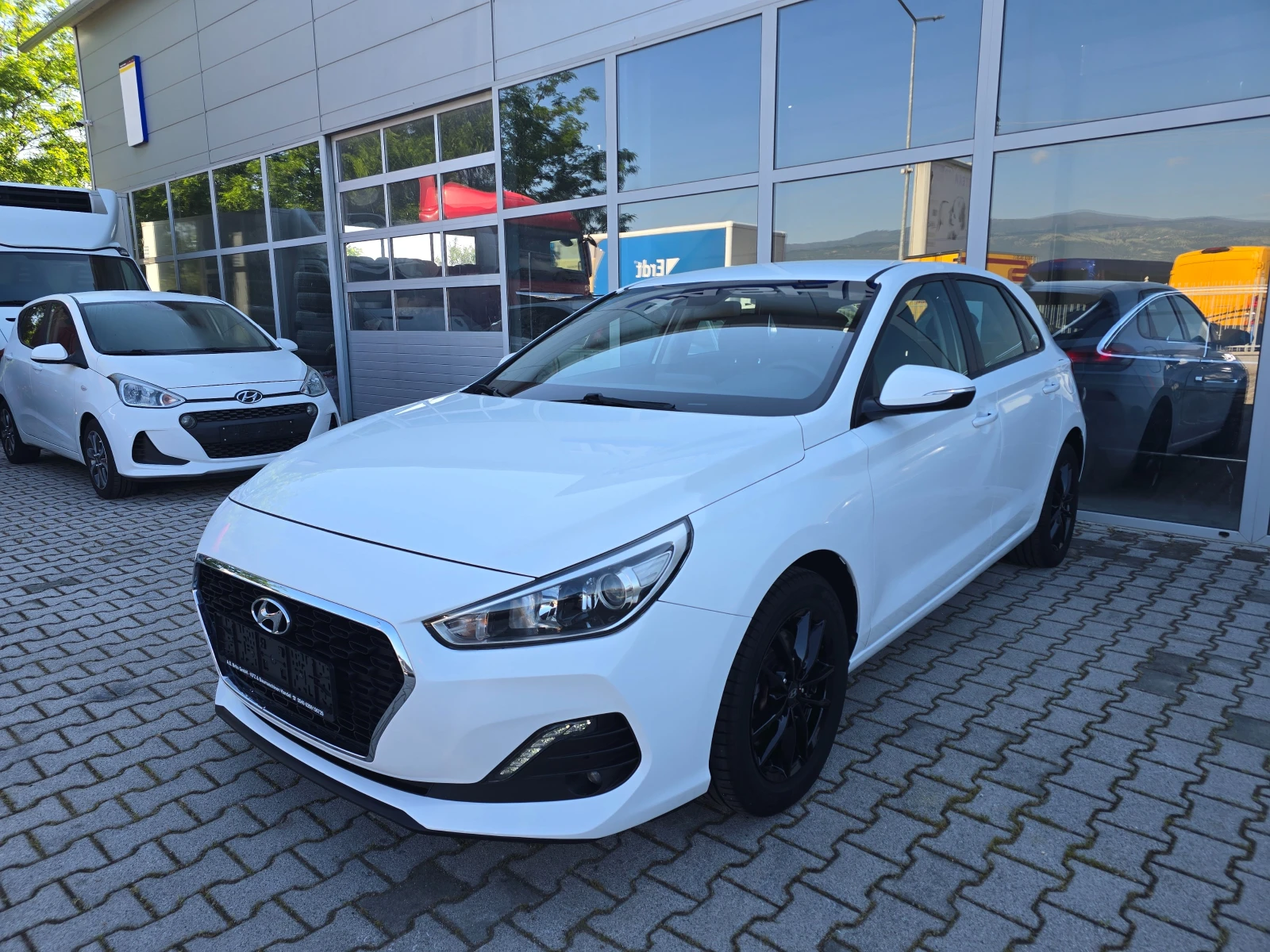 Hyundai I30 1.4 !! 105000km !!!!!!, снимка 4 - Автомобили и джипове - 54693126