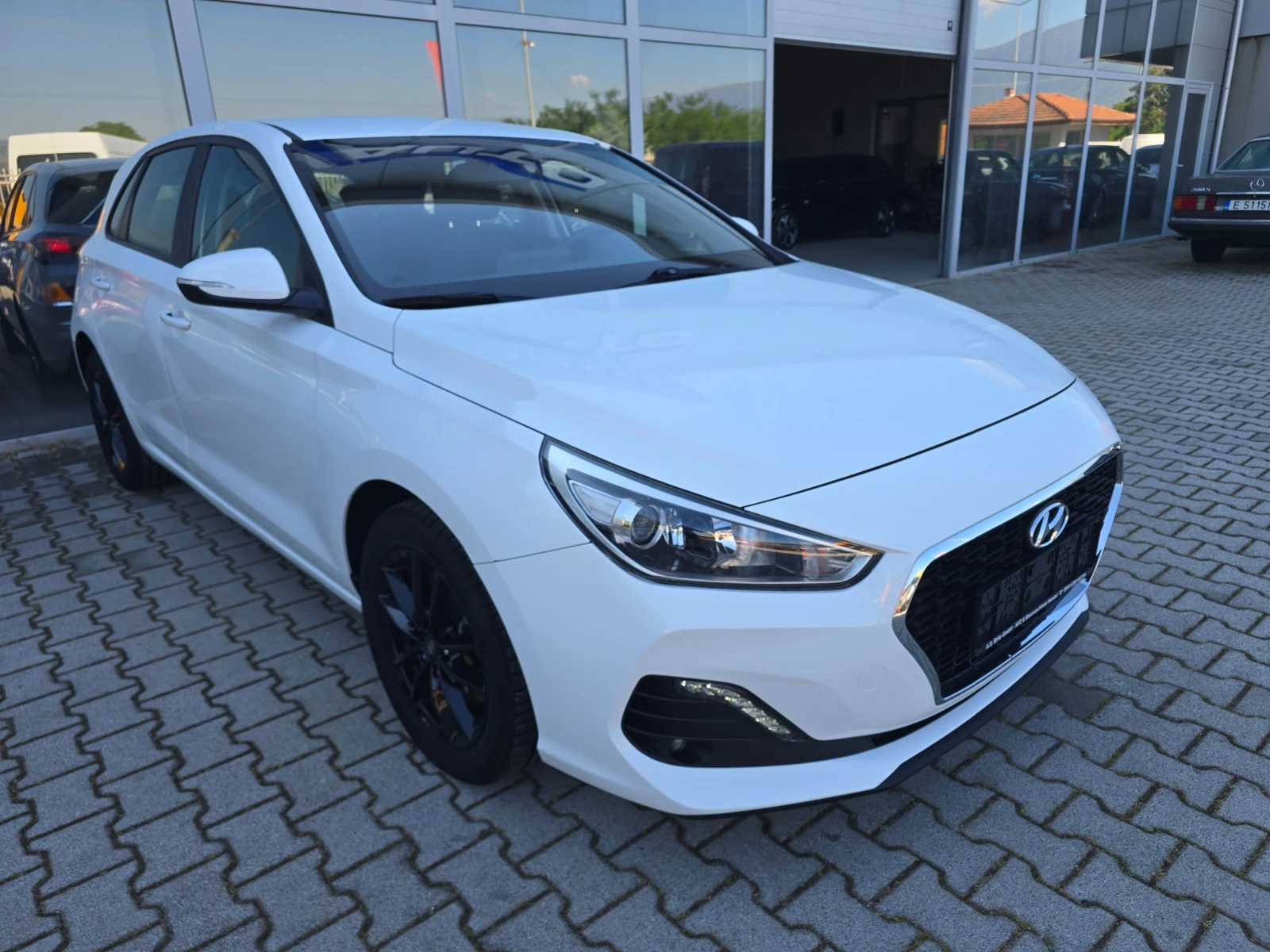 Hyundai I30 1.4 !! 105000km !!!!!!, снимка 2 - Автомобили и джипове - 54693126