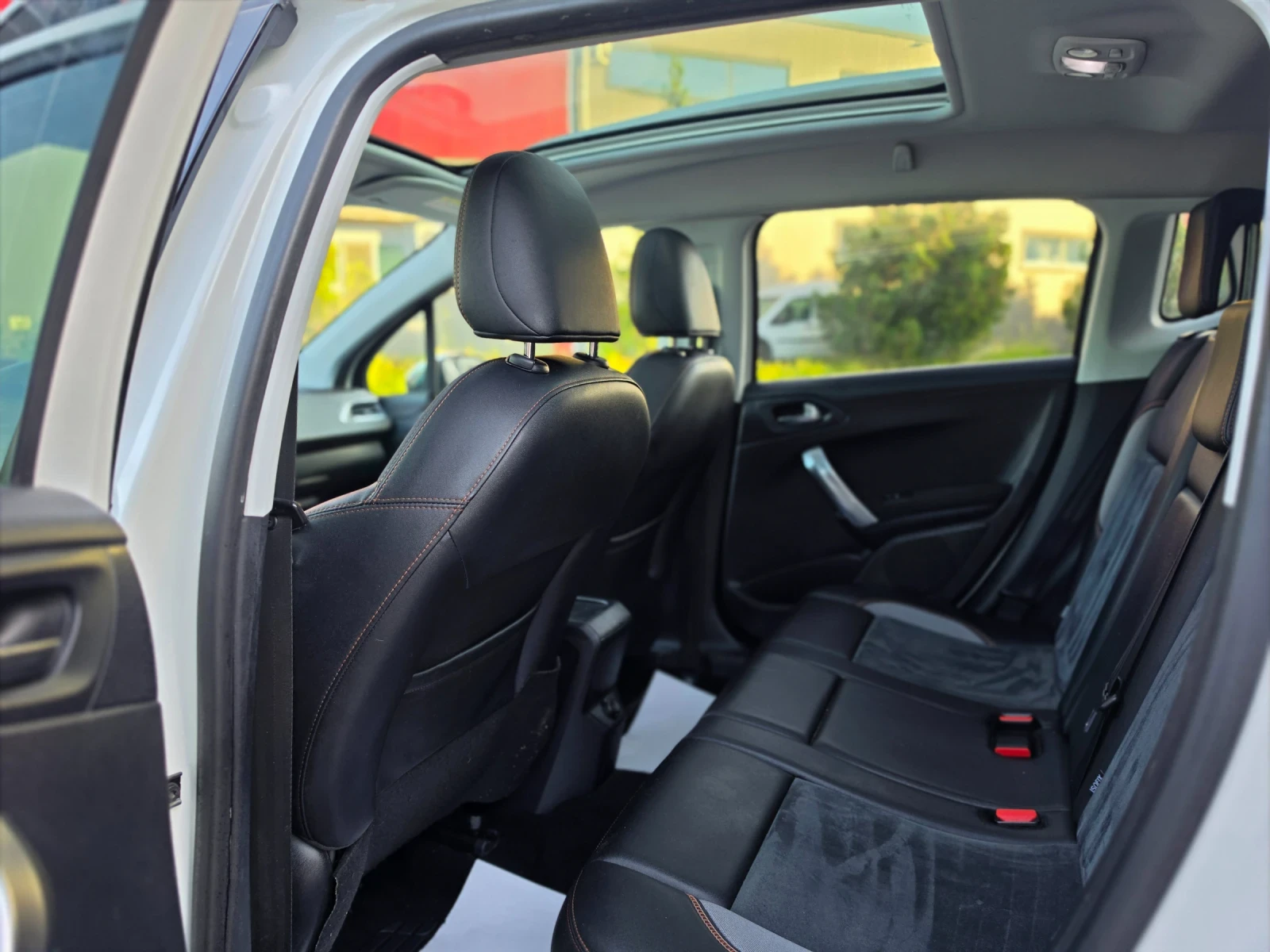 Peugeot 2008 1.6 HDI 120hp * EURO 6 * NAVI * CROSSWAY* * , снимка 9 - Автомобили и джипове - 54715888