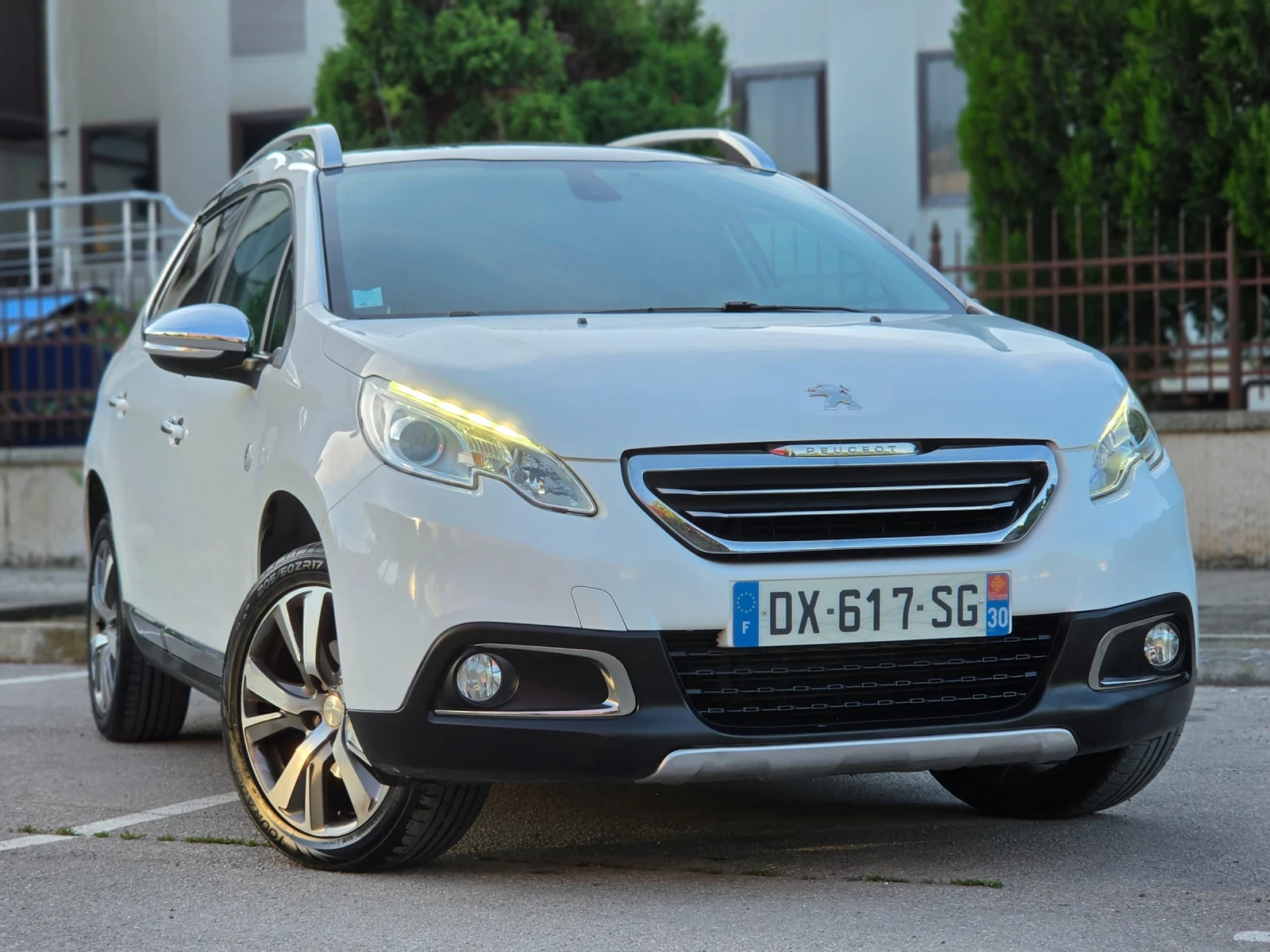 Peugeot 2008 1.6 HDI 120hp * EURO 6 * NAVI * CROSSWAY* * 