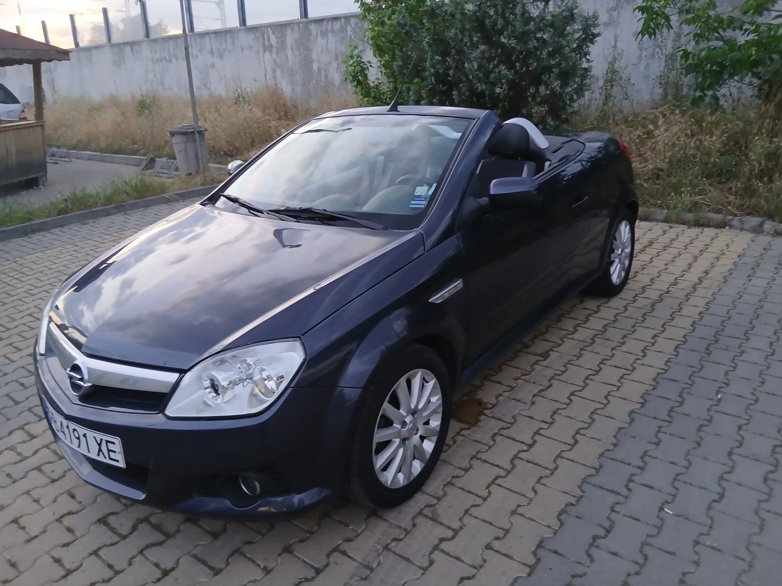 Opel Tigra 1.4 2009г., снимка 2 - Автомобили и джипове - 54870497