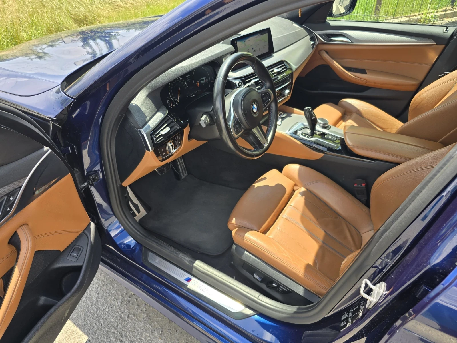 BMW 525 G 31/MSPORT/SHADOWLINE/CAMERA/CARPLAY, снимка 7 - Автомобили и джипове - 55099965