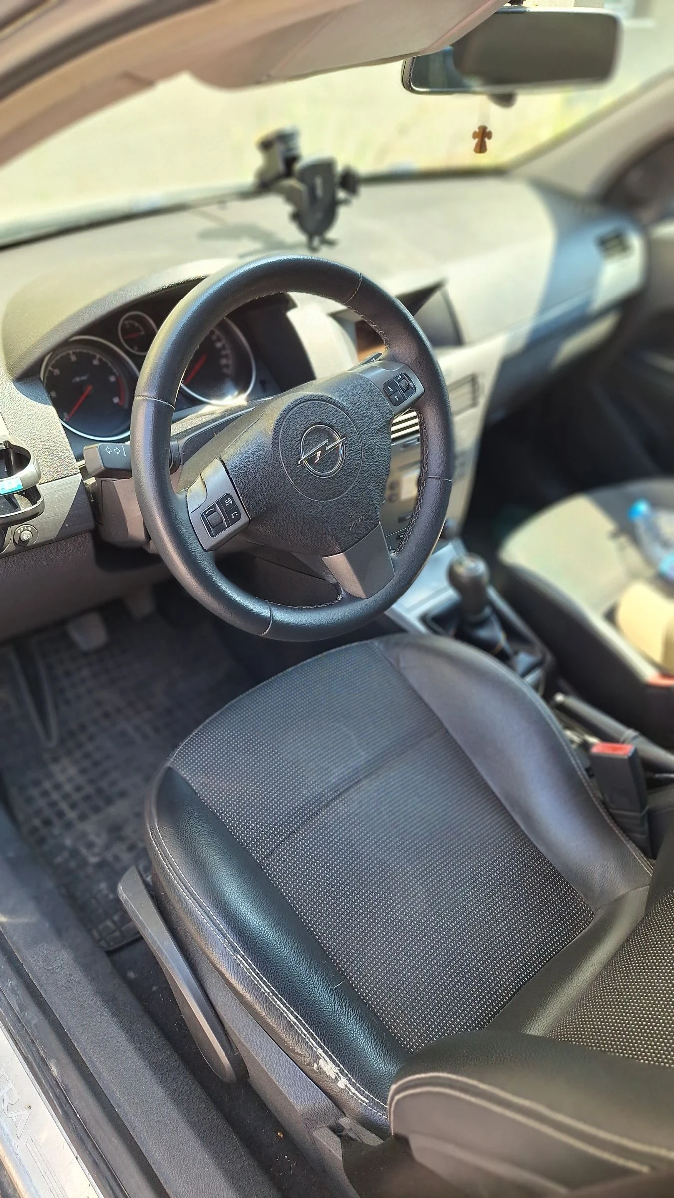 Opel Astra H, снимка 3 - Автомобили и джипове - 55420586