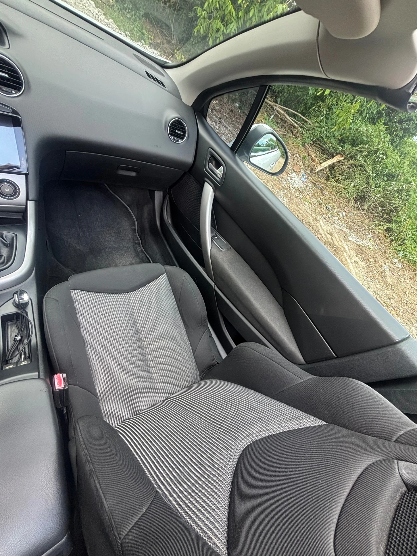 Peugeot 308 CC 1.6 HDI, снимка 15 - Автомобили и джипове - 55425887