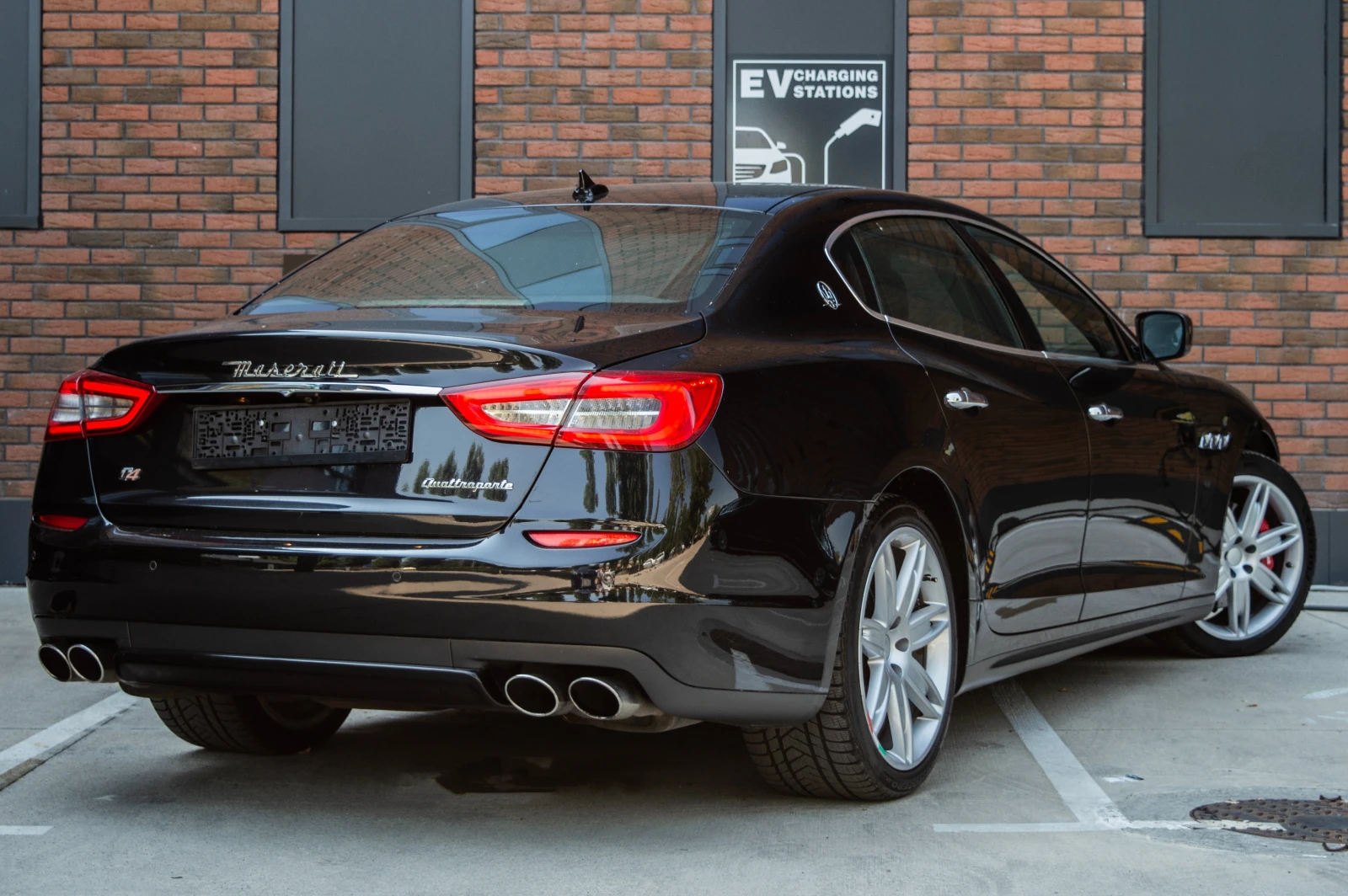 Maserati Quattroporte, снимка 4 - Автомобили и джипове - 55436962