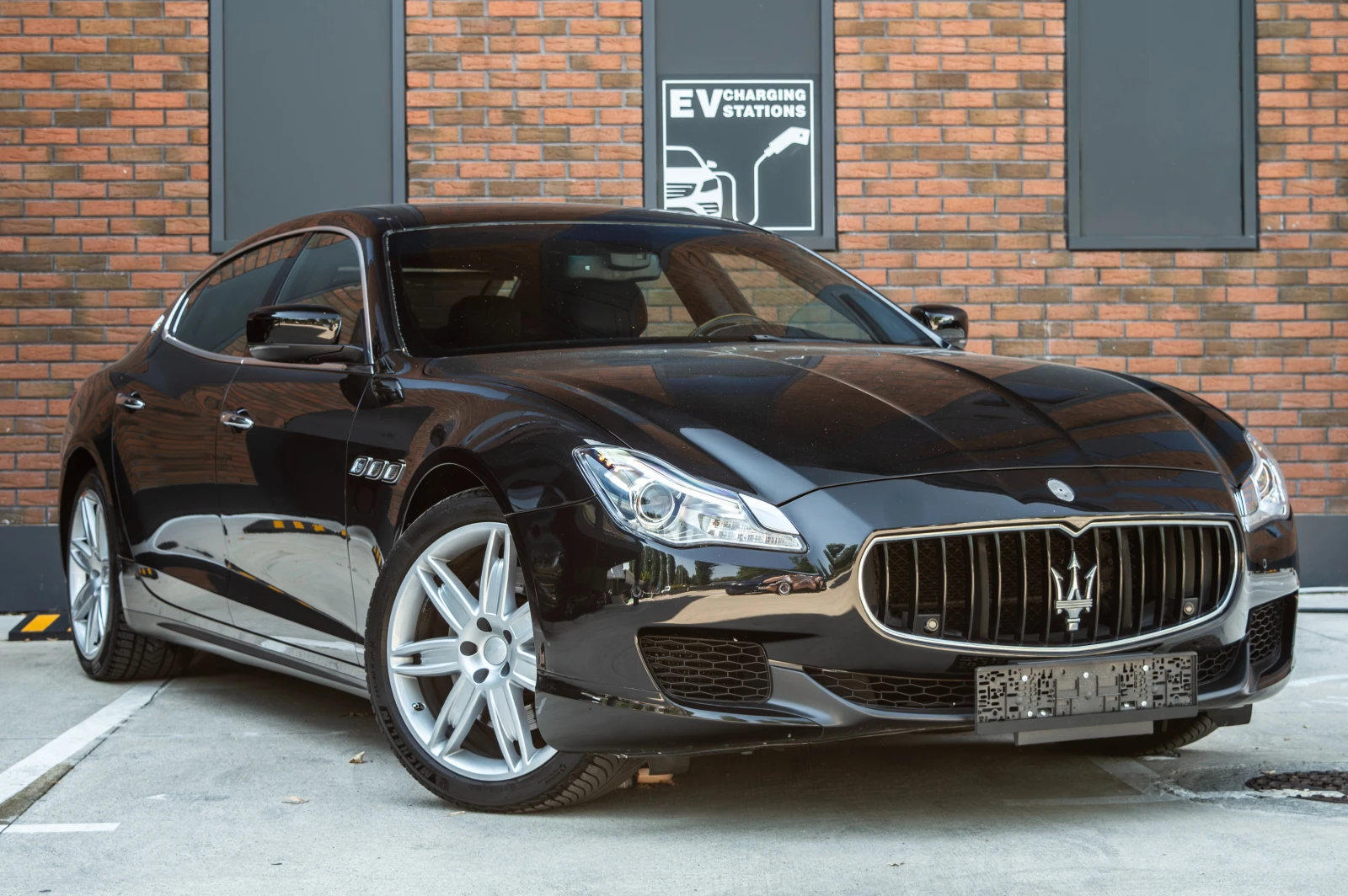 Maserati Quattroporte, снимка 3 - Автомобили и джипове - 55436962