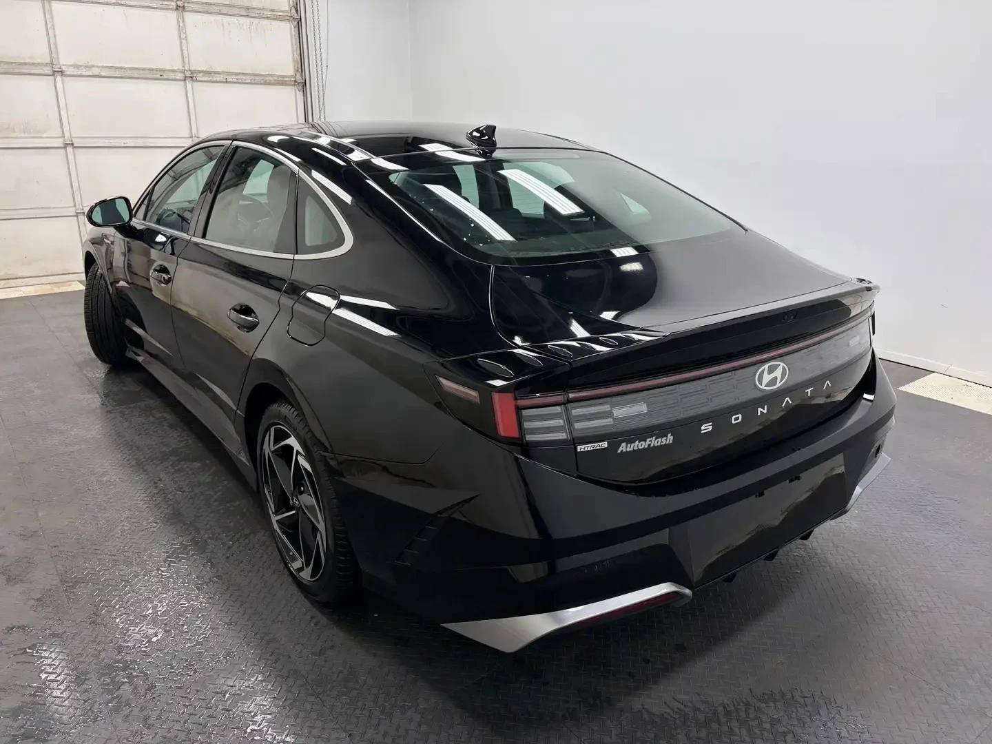 Hyundai Sonata PREFERRED TREND ЦЕНА ДО БЪЛГАРИЯ АВТОКРЕДИТ, снимка 4 - Автомобили и джипове - 55463514