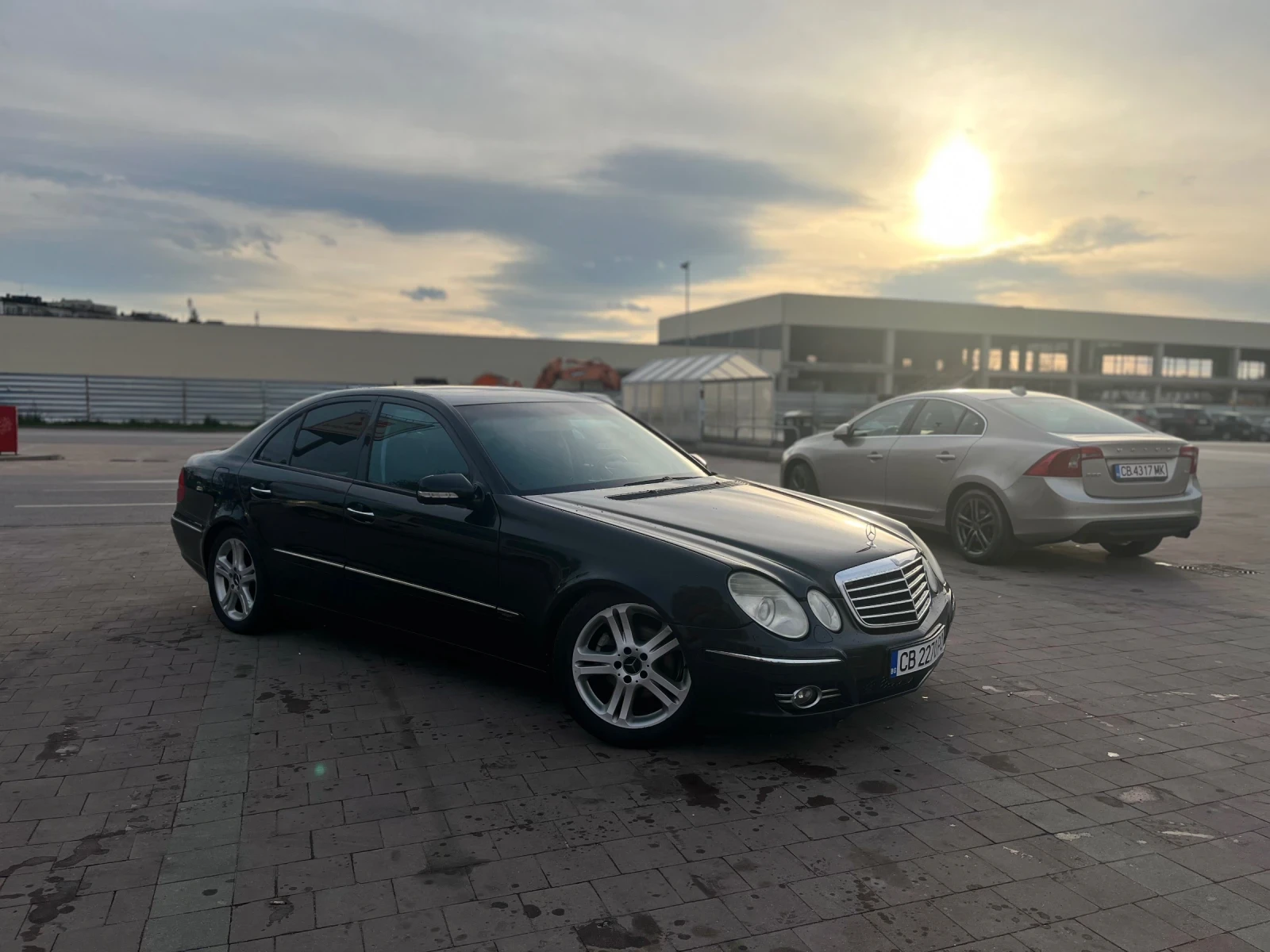Mercedes-Benz E 280 7G Tronic AVANGARD, снимка 2 - Автомобили и джипове - 55636538