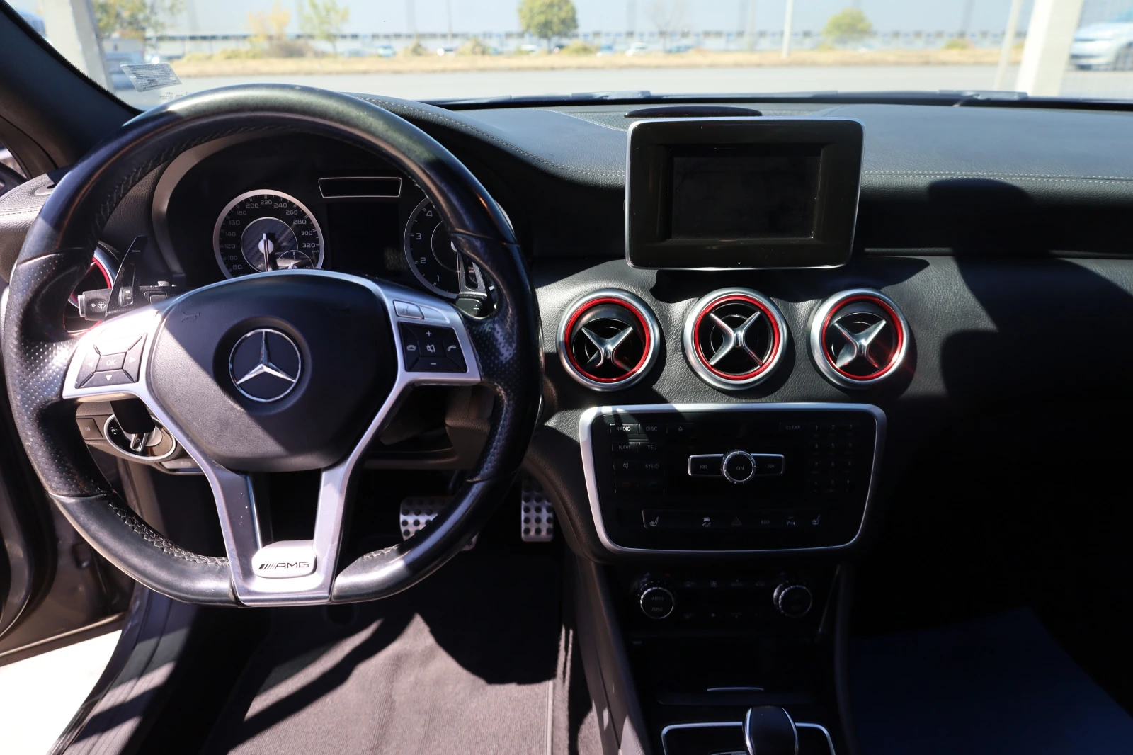 Mercedes-Benz A45 AMG 4MATIC, снимка 8 - Автомобили и джипове - 56096802