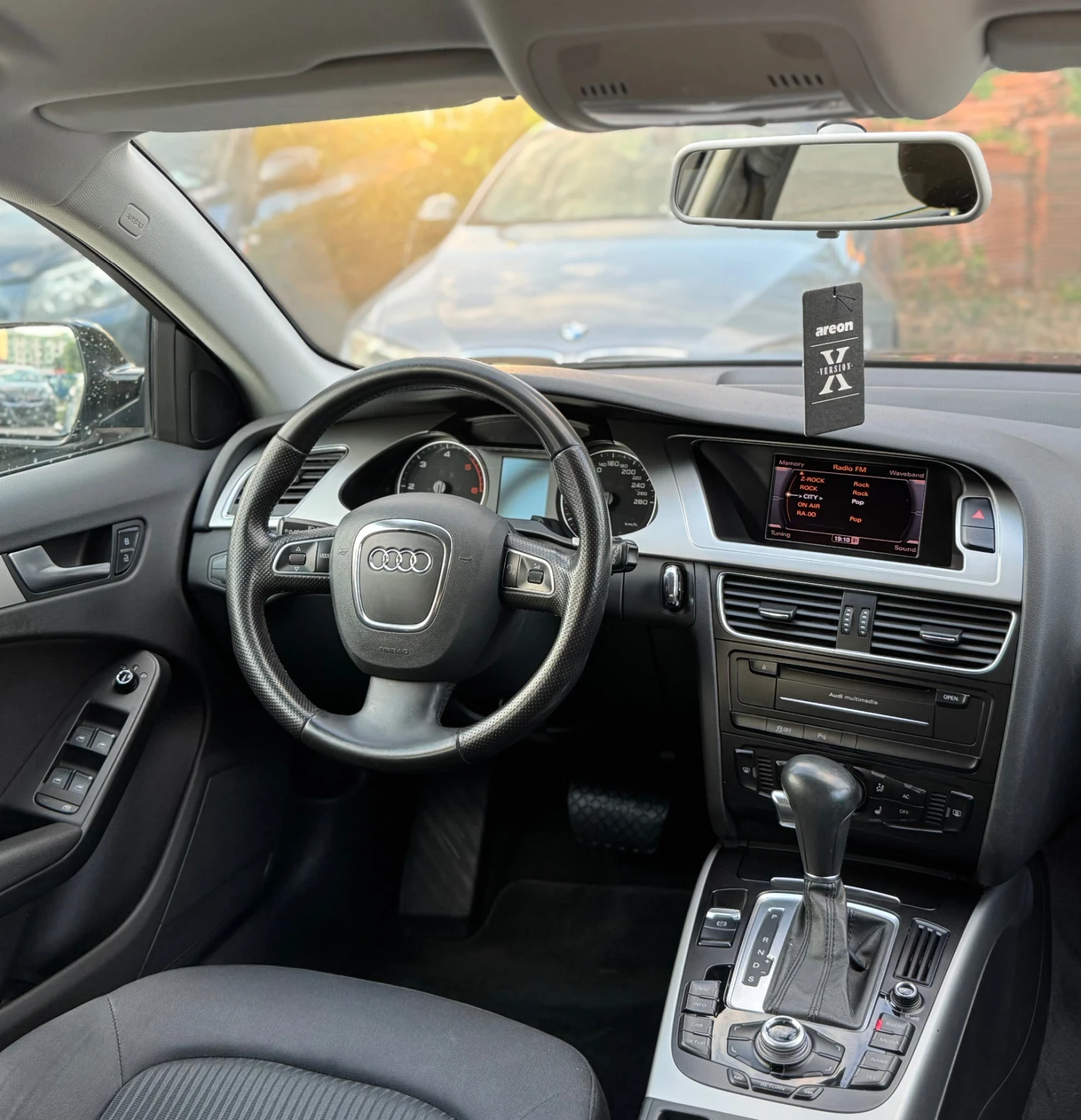 Audi A4 Avant * 2.0 TDI * Подгрев * Нави * , снимка 11 - Автомобили и джипове - 56113700