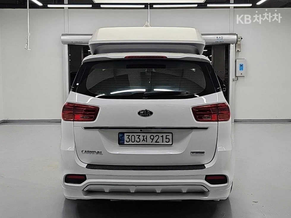 Kia Carnival 9, снимка 3 - Автомобили и джипове - 56408259