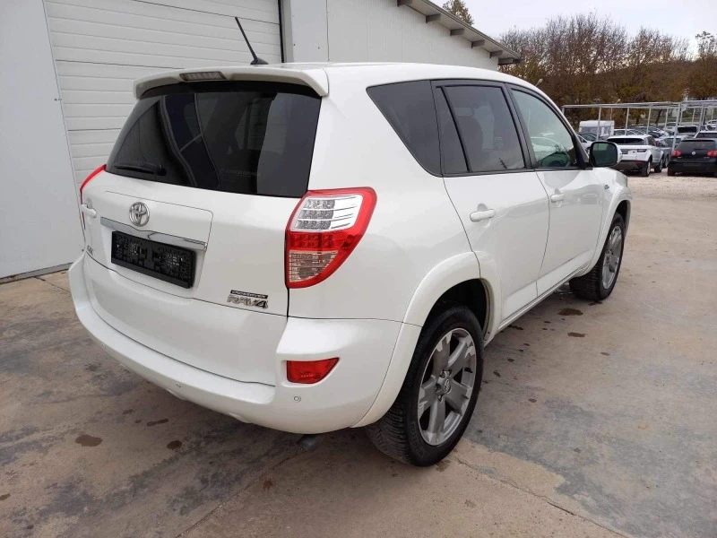 Toyota Rav4 2.2D4D*4x4*Avtom*UNIKAT*, снимка 14 - Автомобили и джипове - 43096053