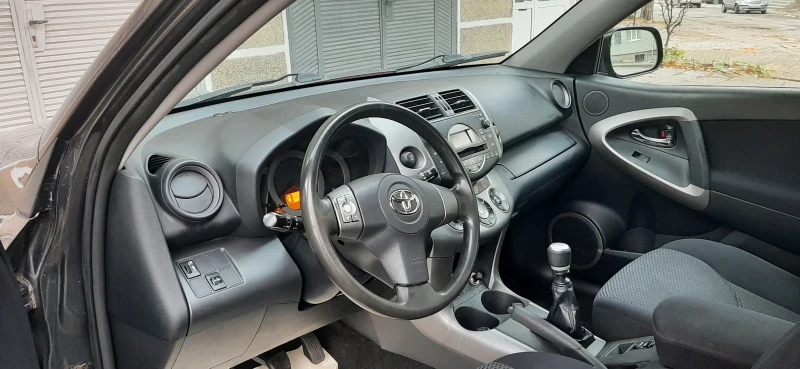 Toyota Rav4 D4D, снимка 6 - Автомобили и джипове - 48484058