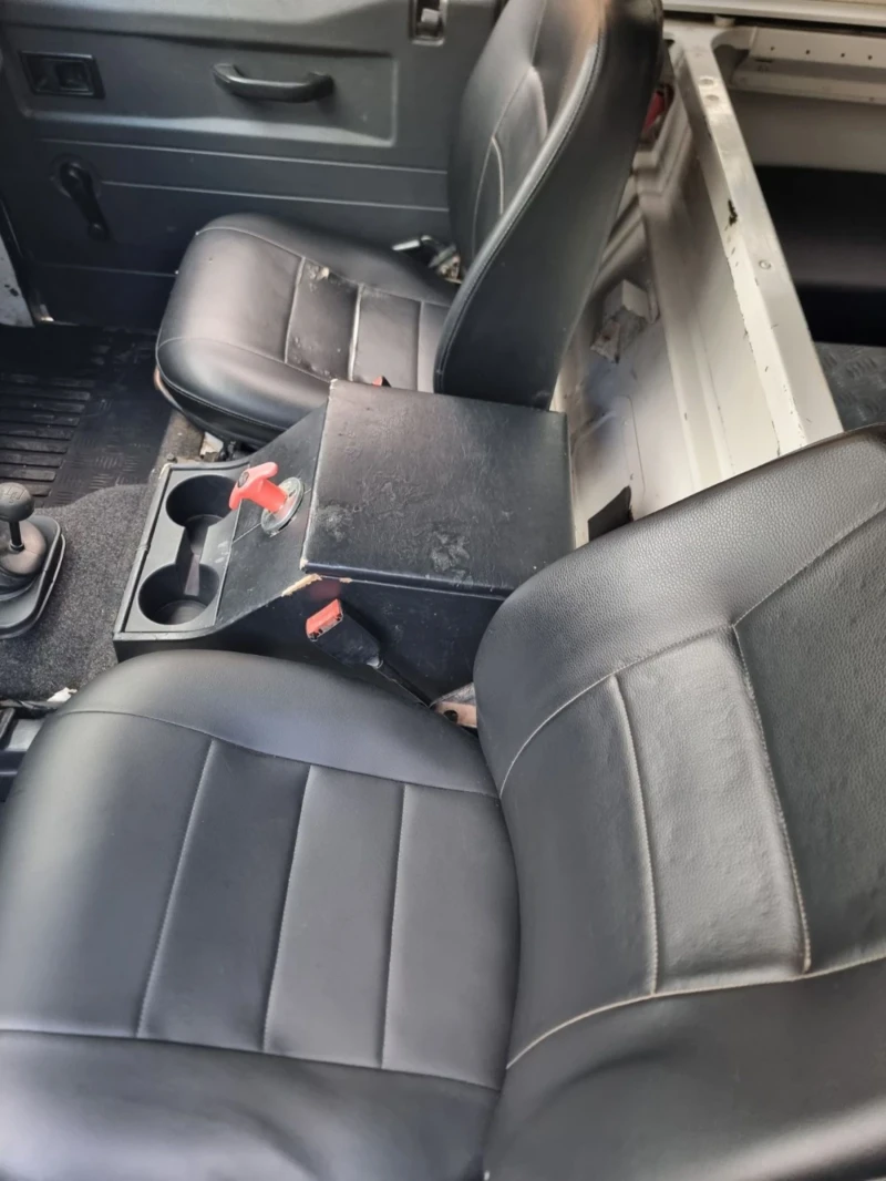 Land Rover Defender, снимка 8 - Автомобили и джипове - 52408592