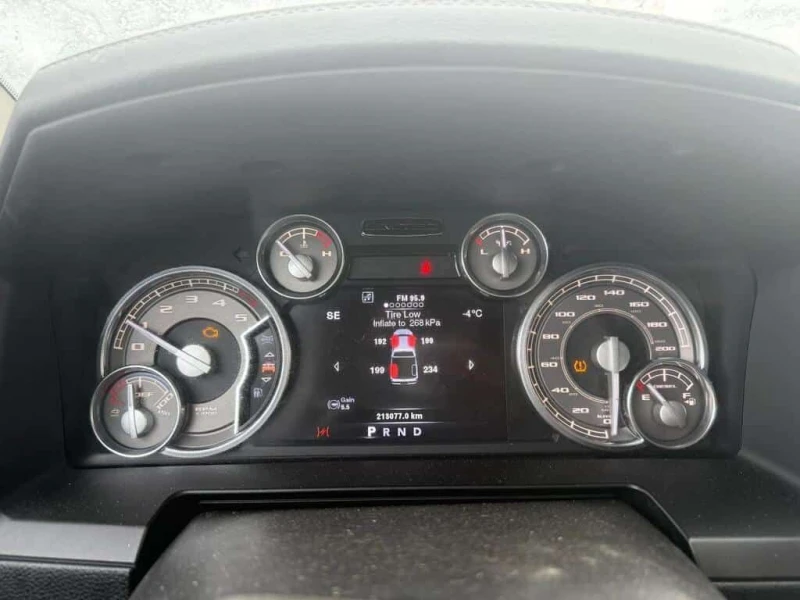 Dodge RAM 1500 * LONGHORN LIMITED / CREW / DIESEL / CERTIFIED * C, снимка 5 - Автомобили и джипове - 53529262