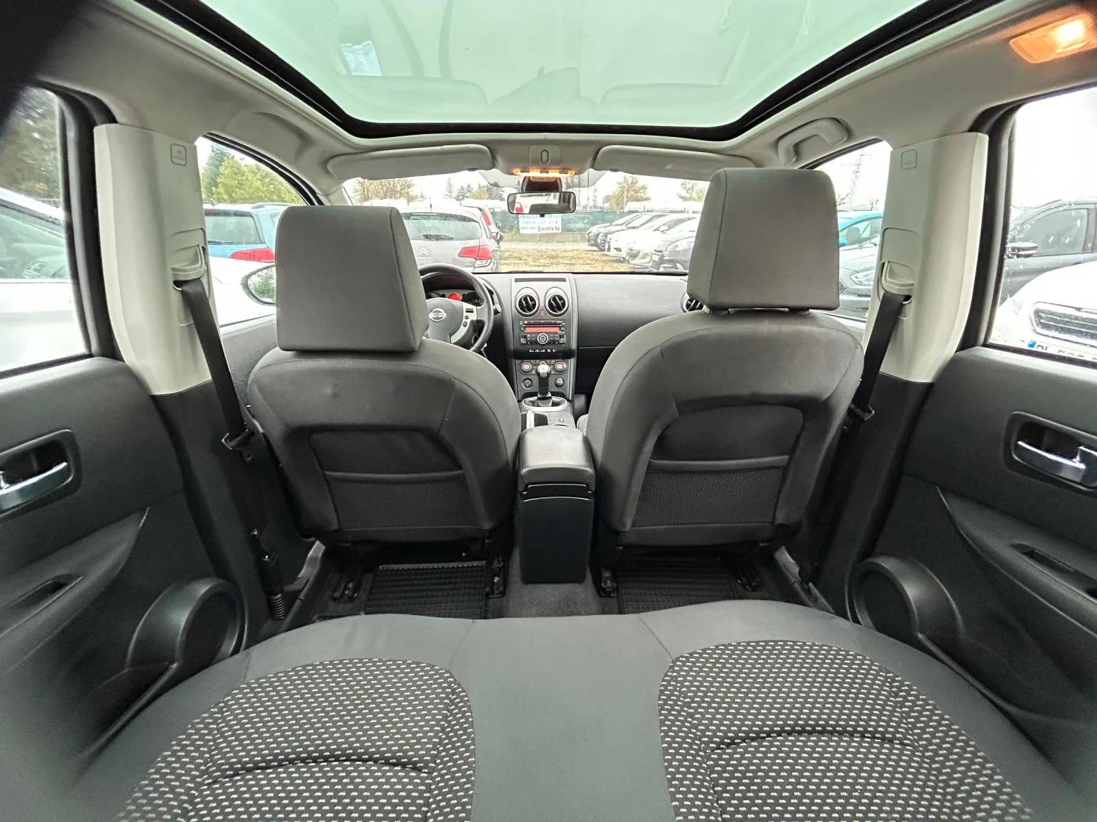 Nissan Qashqai 1.6i/ПАНОРАМА/115К.С./РЕАЛНИ 126000КМ. - изображение 10