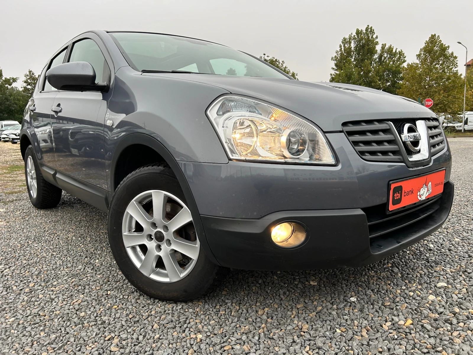 Nissan Qashqai 1.6i/ПАНОРАМА/115К.С./РЕАЛНИ 126000КМ. - изображение 2