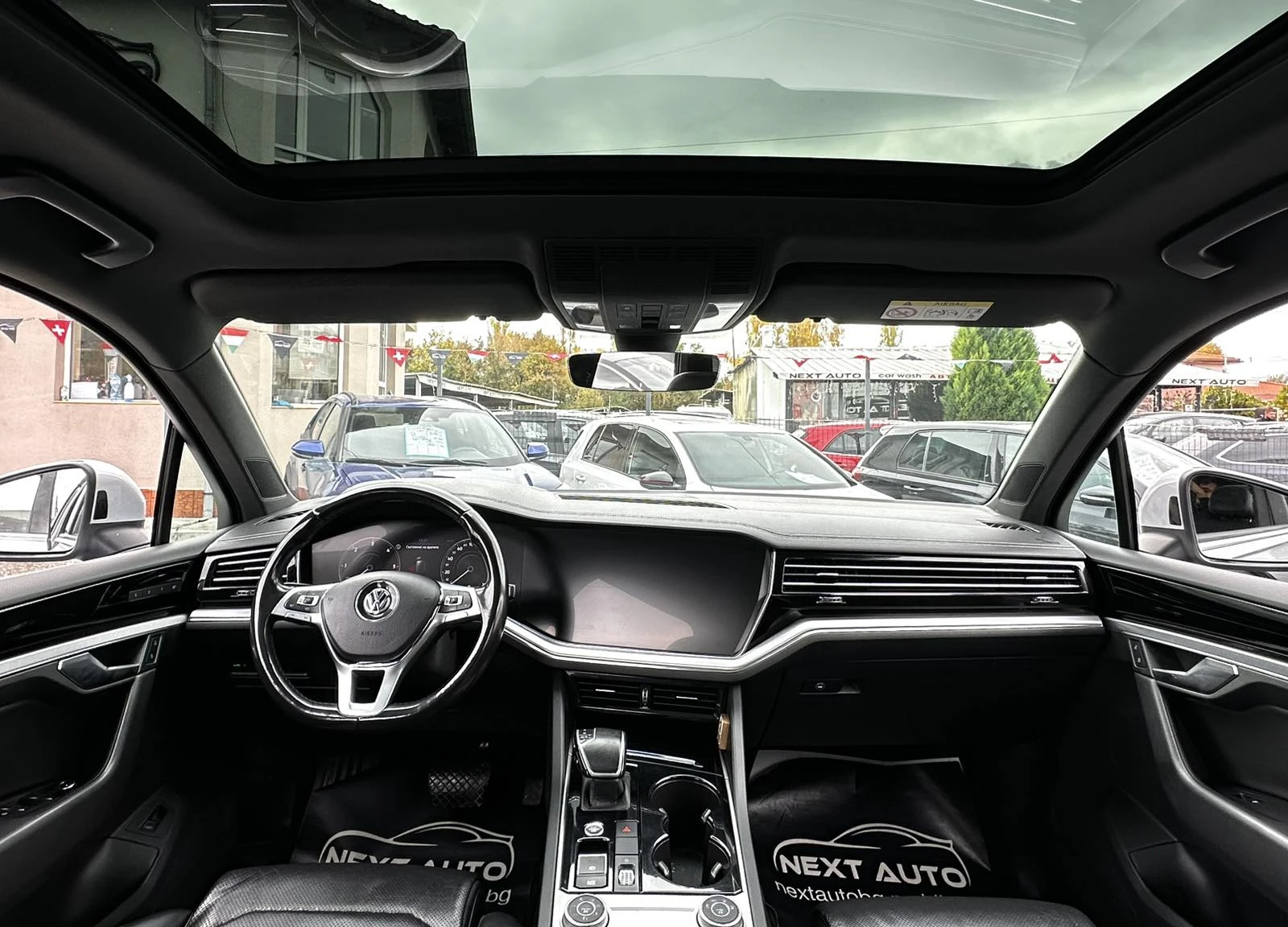 VW Touareg 3.0D 286HP DISTRONIC PANO ОБДУХВАНЕ EU6B - изображение 9