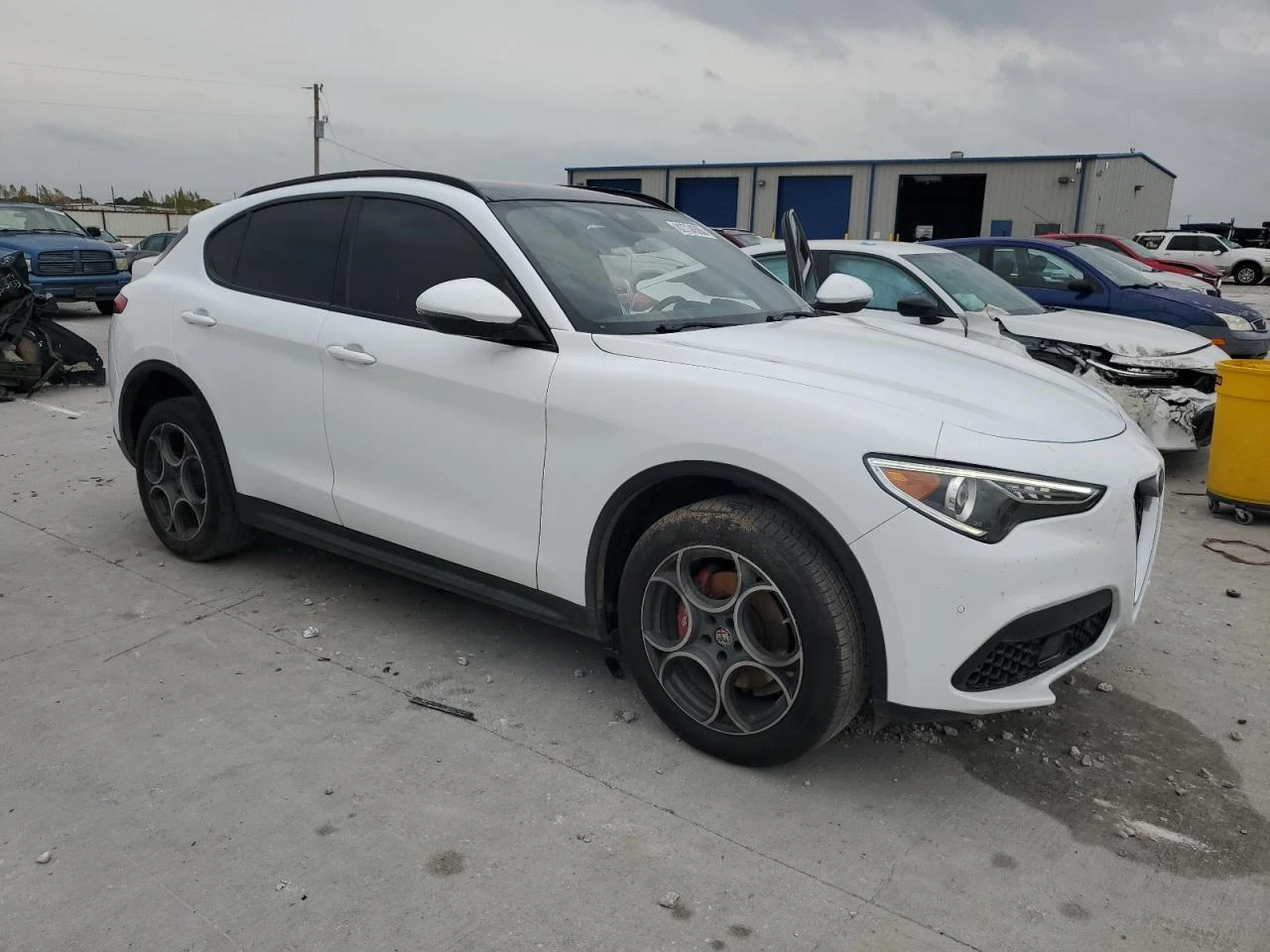Alfa Romeo Stelvio Ti Sport AWD 280кс * Възможност за Лизинг*  - изображение 4