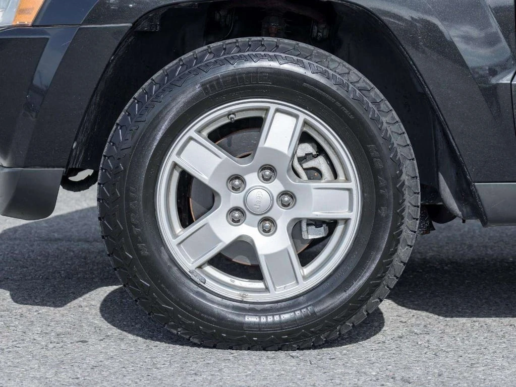 Jeep Grand cherokee * Laredo * CARFAX * ���� �� �� | Mobile.bg � ����������� 4