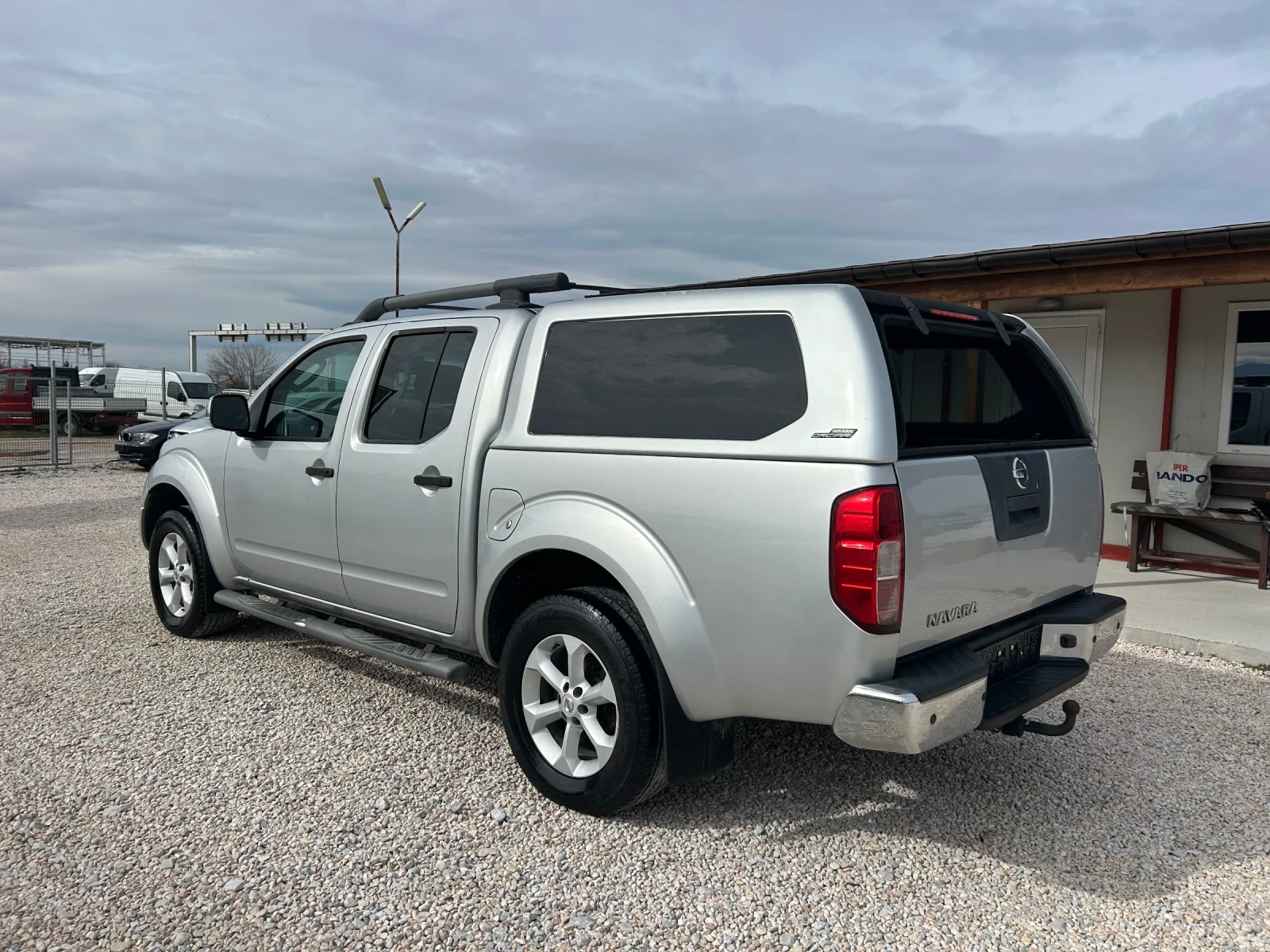Nissan Navara * 2.5d* 172�.�* 4�4* ITALY*  | Mobile.bg � ����������� 4