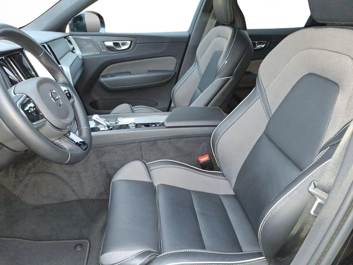 Volvo XC60 T8* BLACK* PANO* AWD* DISTR* 360 CAM* H/K* KEYLESS, снимка 9 - Автомобили и джипове - 53962831