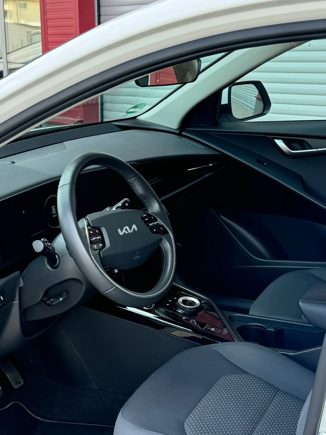 Kia Niro 204hp / 65kWh / DIGITAL, снимка 9 - Автомобили и джипове - 54649650