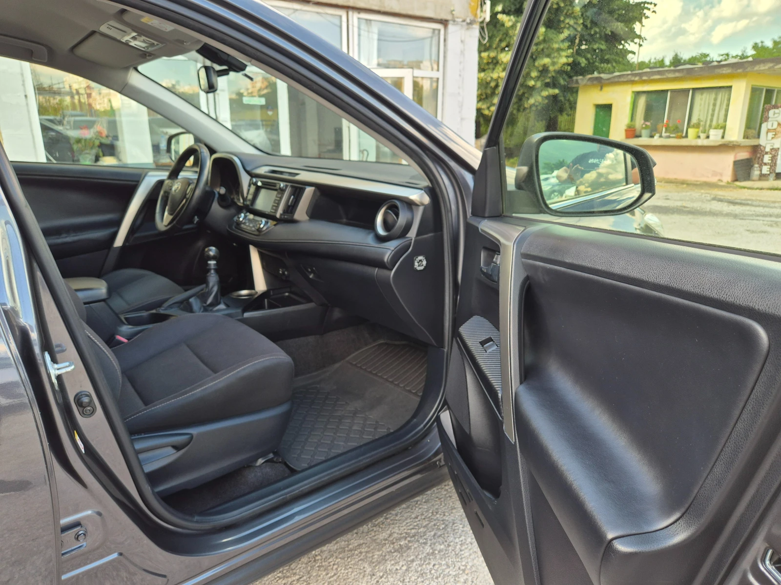 Toyota Rav4 2.2 D4D 150КС FULL ITALY, снимка 11 - Автомобили и джипове - 54962343
