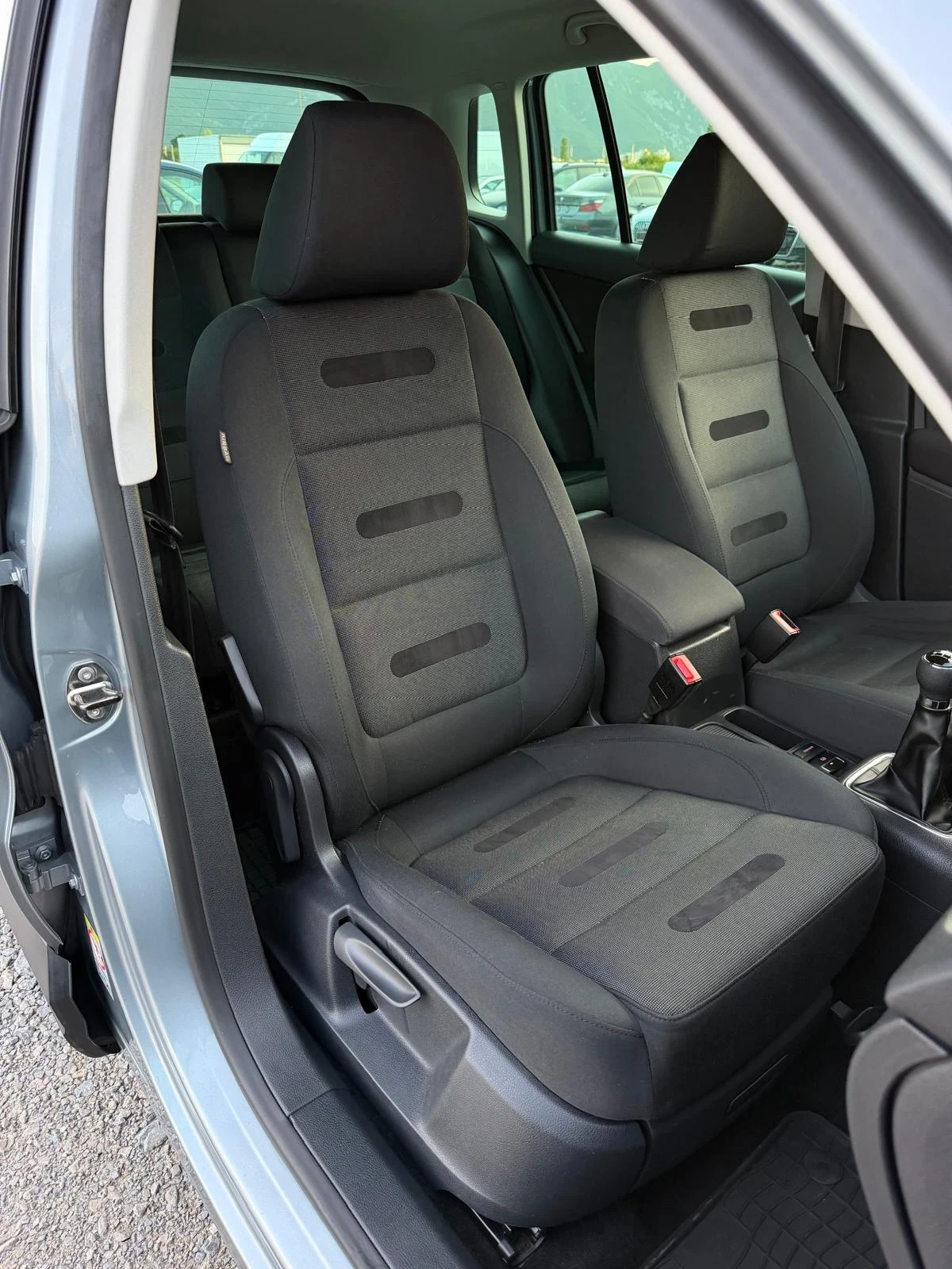 VW Tiguan 2.0TDI 140hp * 4Motion* , снимка 14 - Автомобили и джипове - 55126238