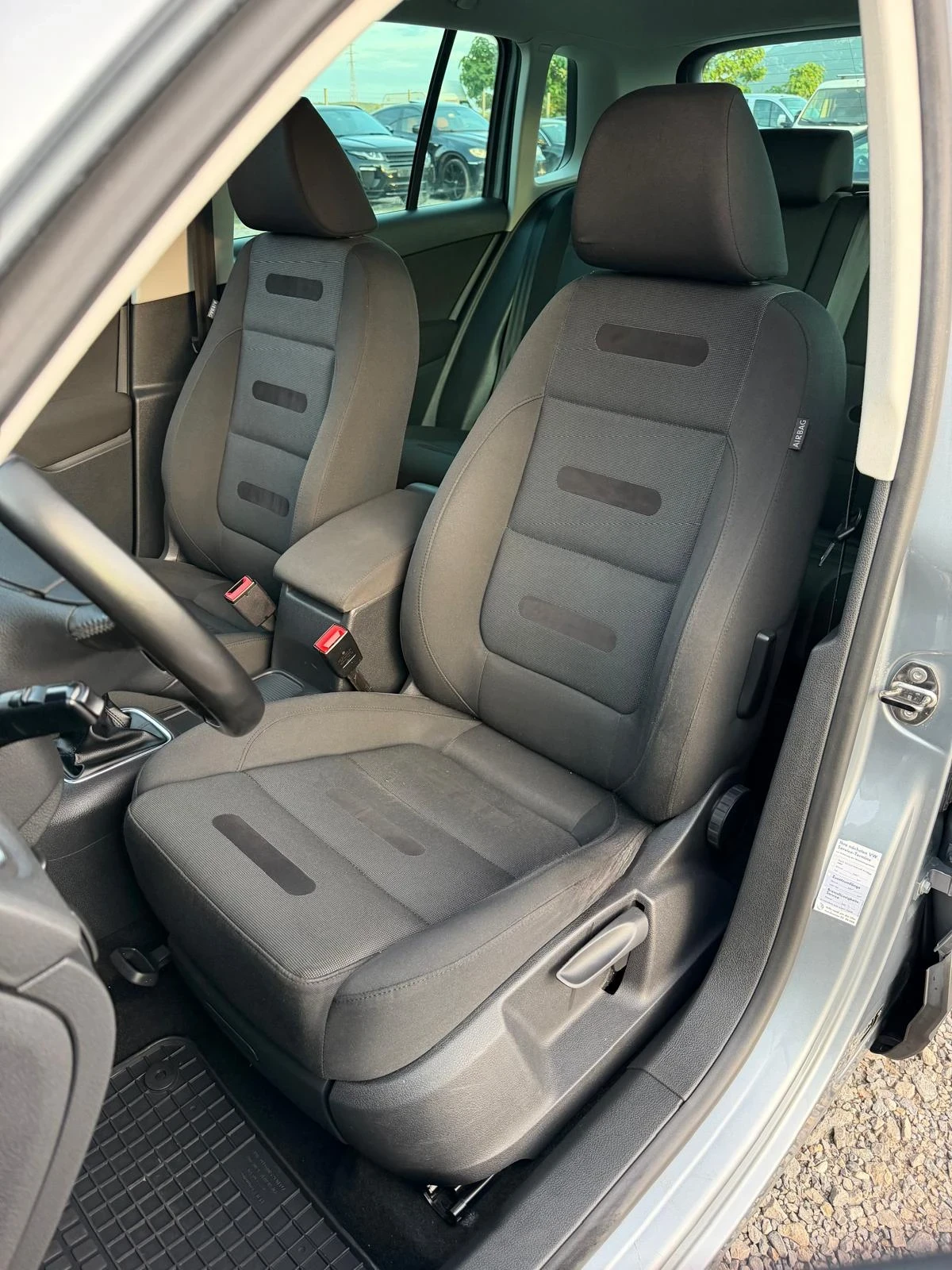 VW Tiguan 2.0TDI 140hp * 4Motion* , снимка 9 - Автомобили и джипове - 55126238