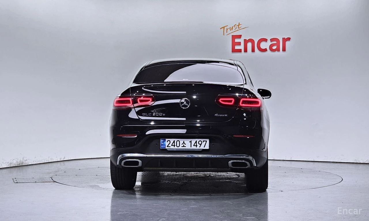 Mercedes-Benz GLC 300 AMG* LINE* HYBRID* COUPE* ДИСТРОНИК* ХЕДЪП* , снимка 4 - Автомобили и джипове - 55342206