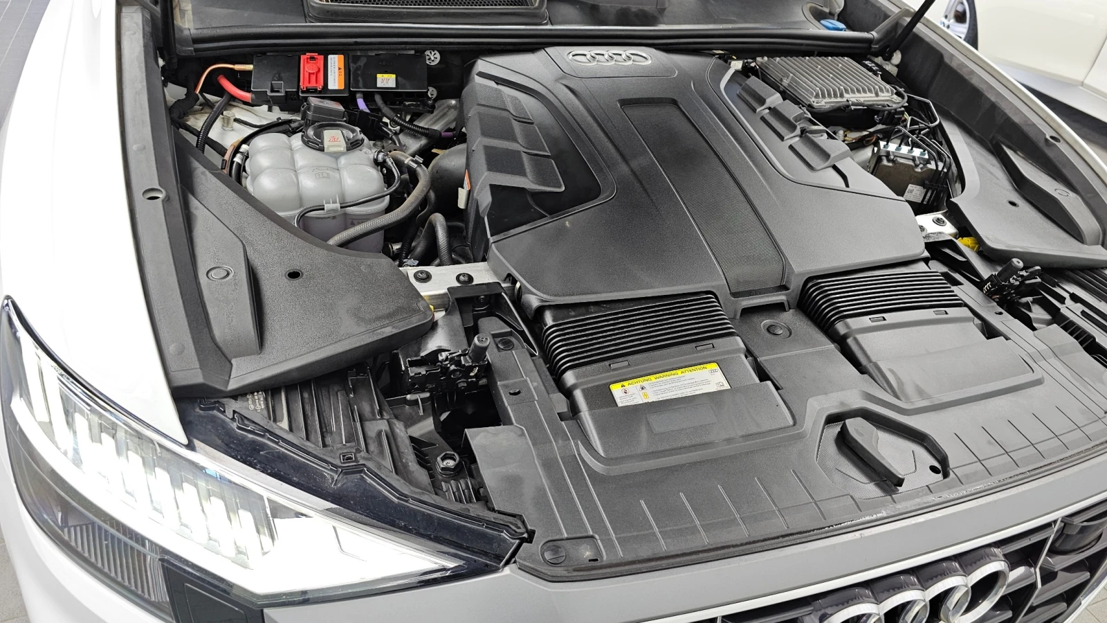 Audi Q8 3.0 45TDI Quattro, FULL, снимка 5 - Автомобили и джипове - 55459069