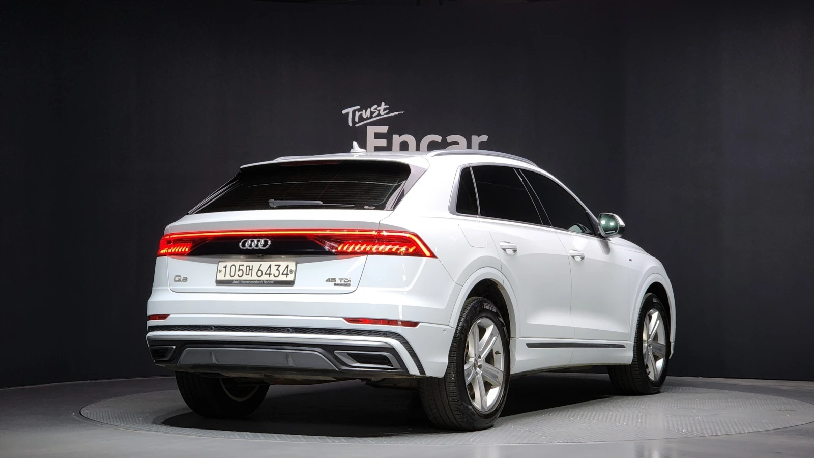 Audi Q8 3.0 45TDI Quattro, FULL, снимка 2 - Автомобили и джипове - 55459069