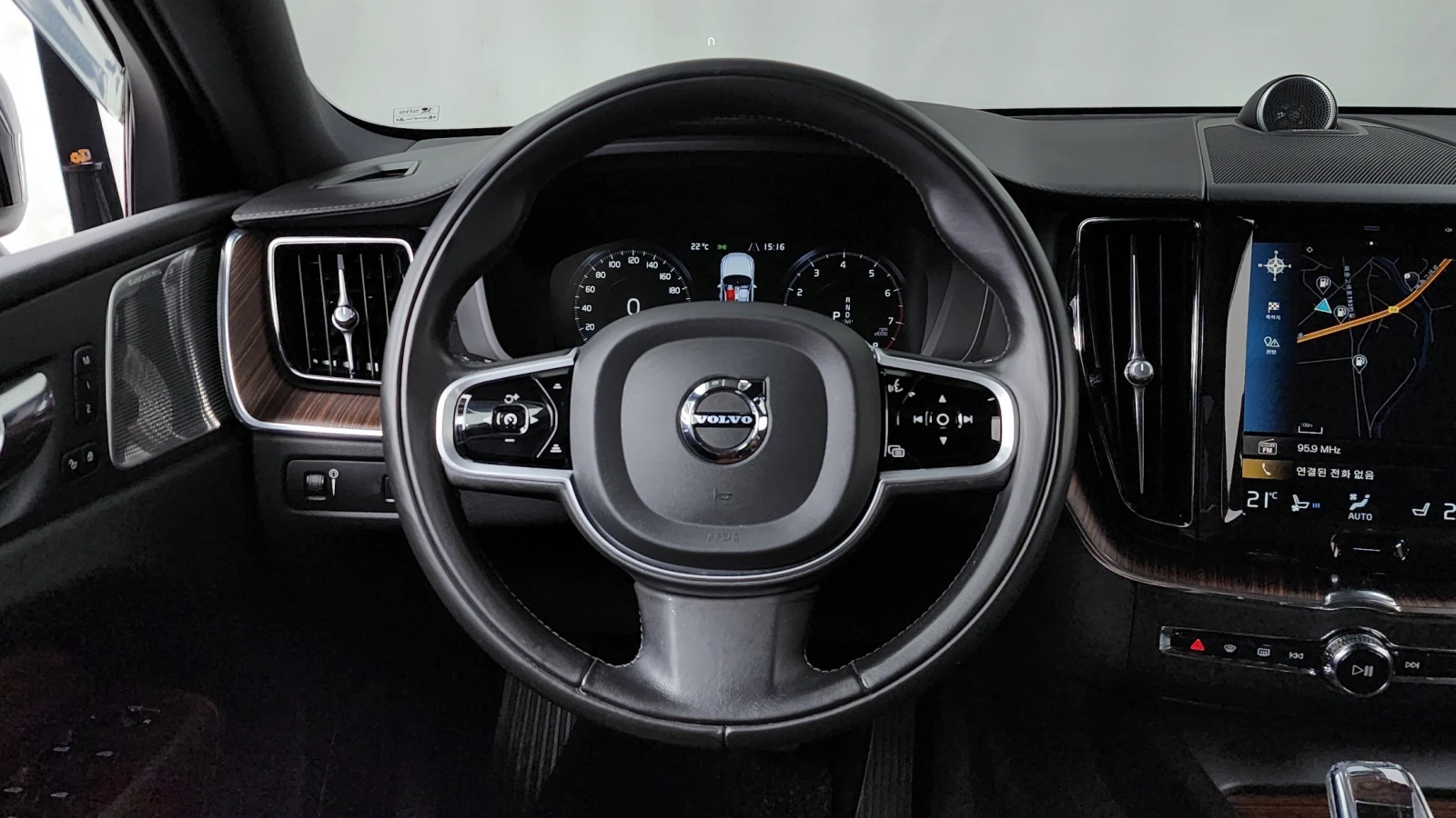 Volvo XC60 B6 Inscription | 360  | HUD | Adaptive Cruise | Ma, снимка 12 - Автомобили и джипове - 55848131