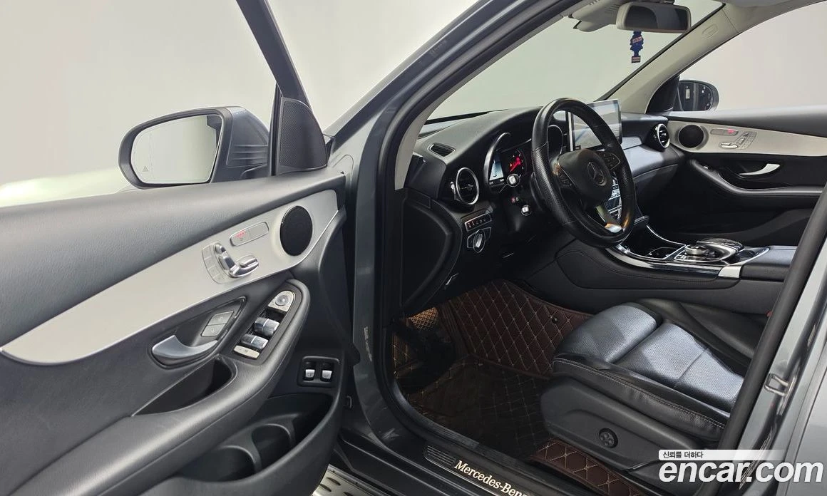 Mercedes-Benz GLC GLC350e 4MATIC Premium, снимка 10 - Автомобили и джипове - 56117350