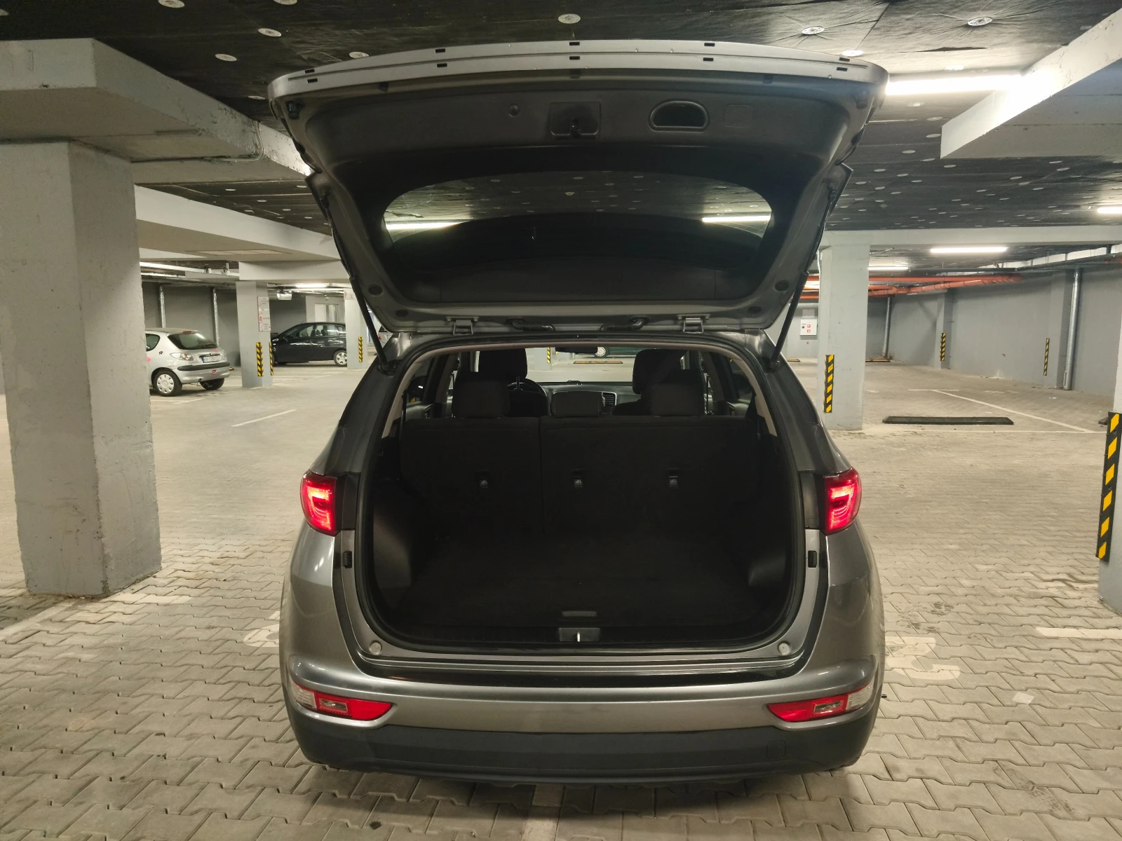 Kia Sportage, снимка 5 - Автомобили и джипове - 56153510