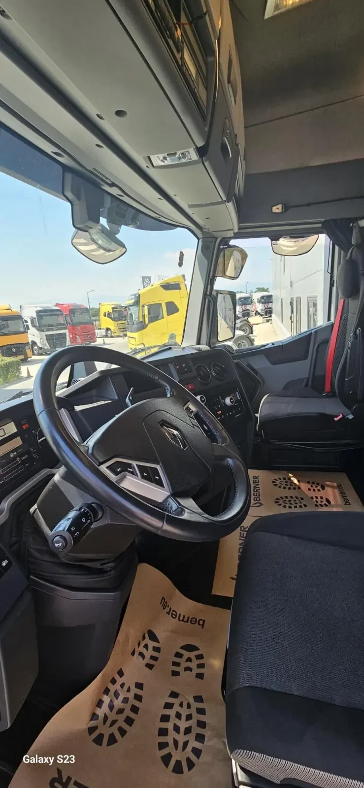 Renault T 520 ГОЛЯМА КАБИНА - изображение 4