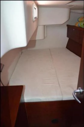 Ветроходна лодка Hanse 470 e, снимка 10