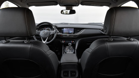 Opel Insignia Sports Tourer 2.0d Business Elegance Automatic, снимка 8