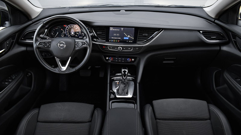 Opel Insignia Sports Tourer 2.0d Business Elegance Automatic, снимка 9 - Автомобили и джипове - 42315602