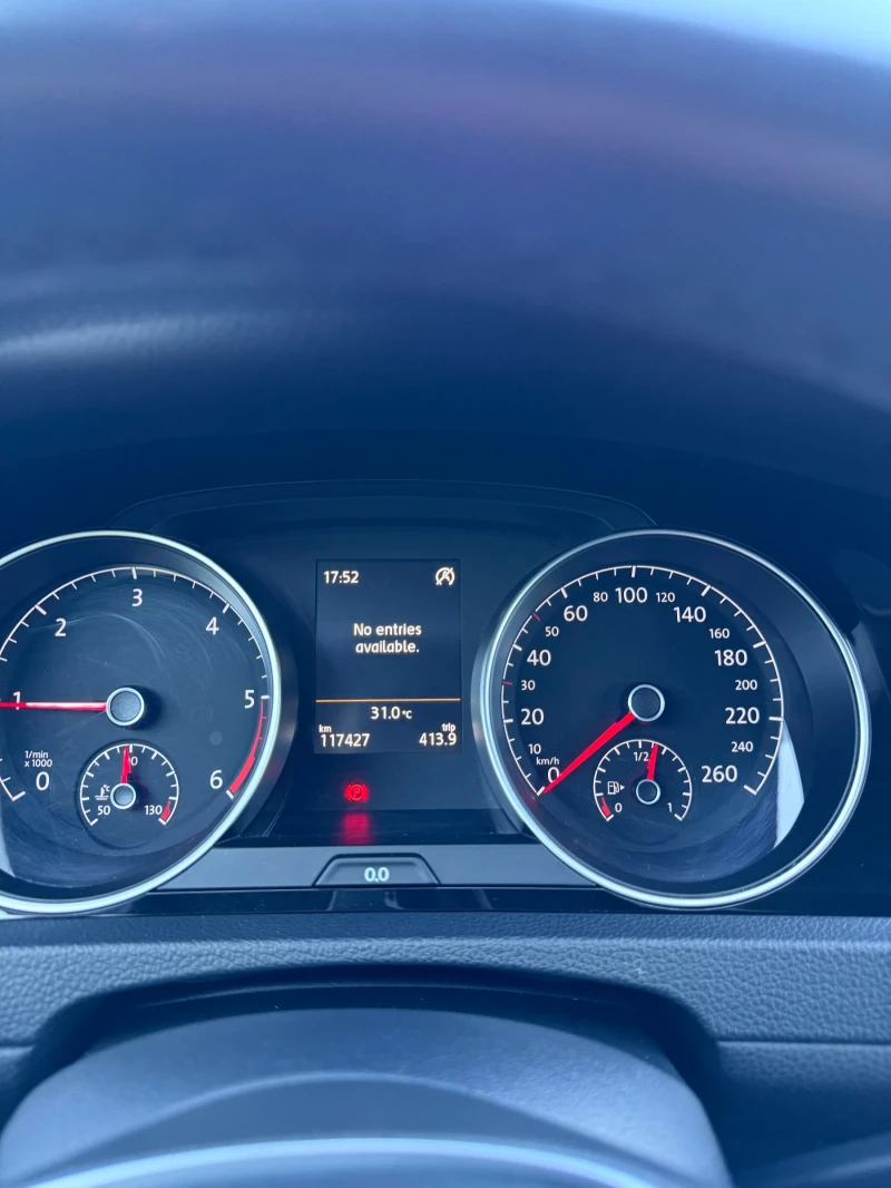 VW Golf 1.6 TDI, снимка 12 - Автомобили и джипове - 52686461